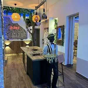 https://la-suite-4-grenoble-spa-jaccuzzi-et-sauna-privatif.hotels-rhonealpes.com